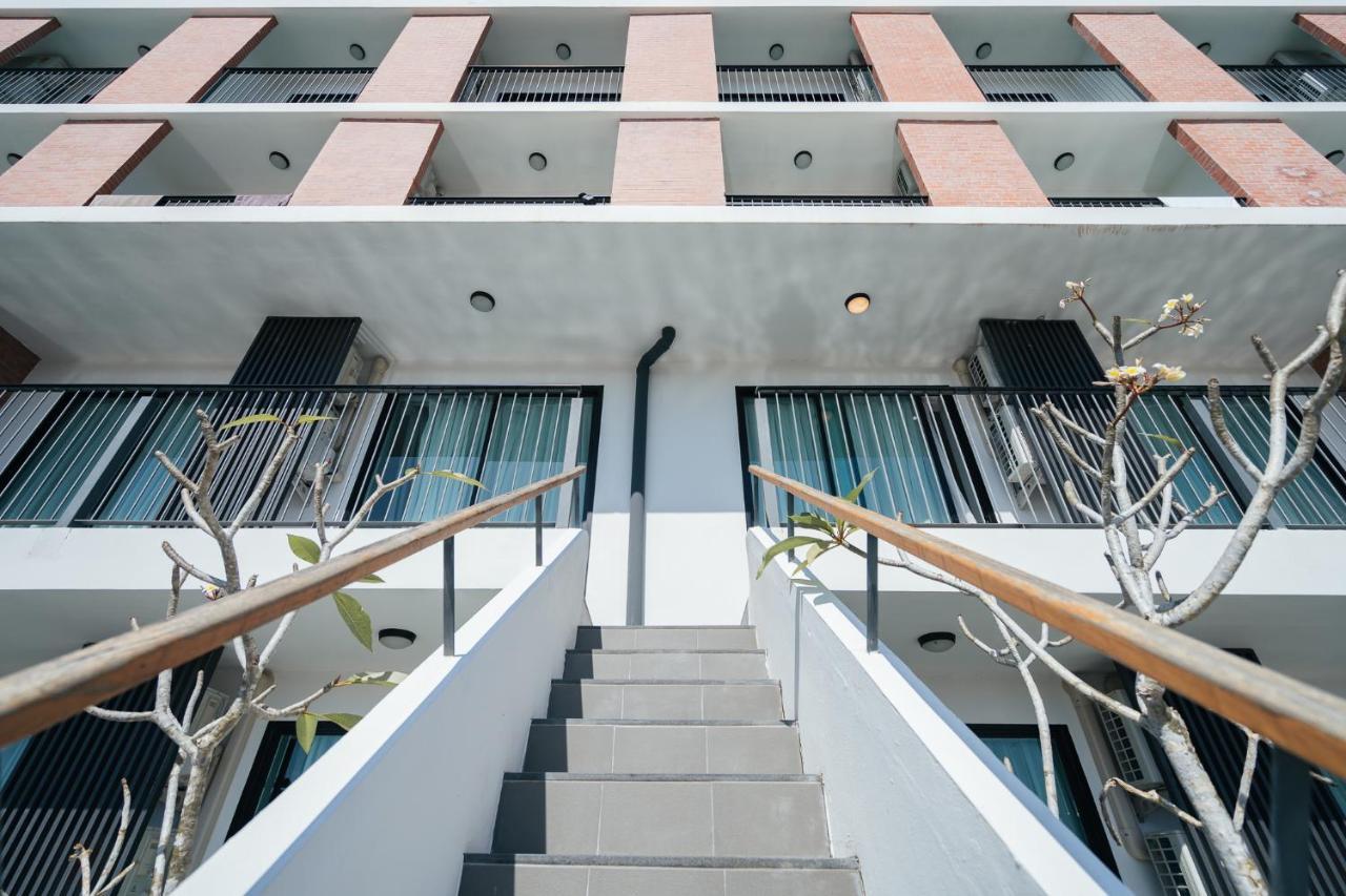 Marina House Muaythai Ta-Iad Phuket Chalong Exteriör bild