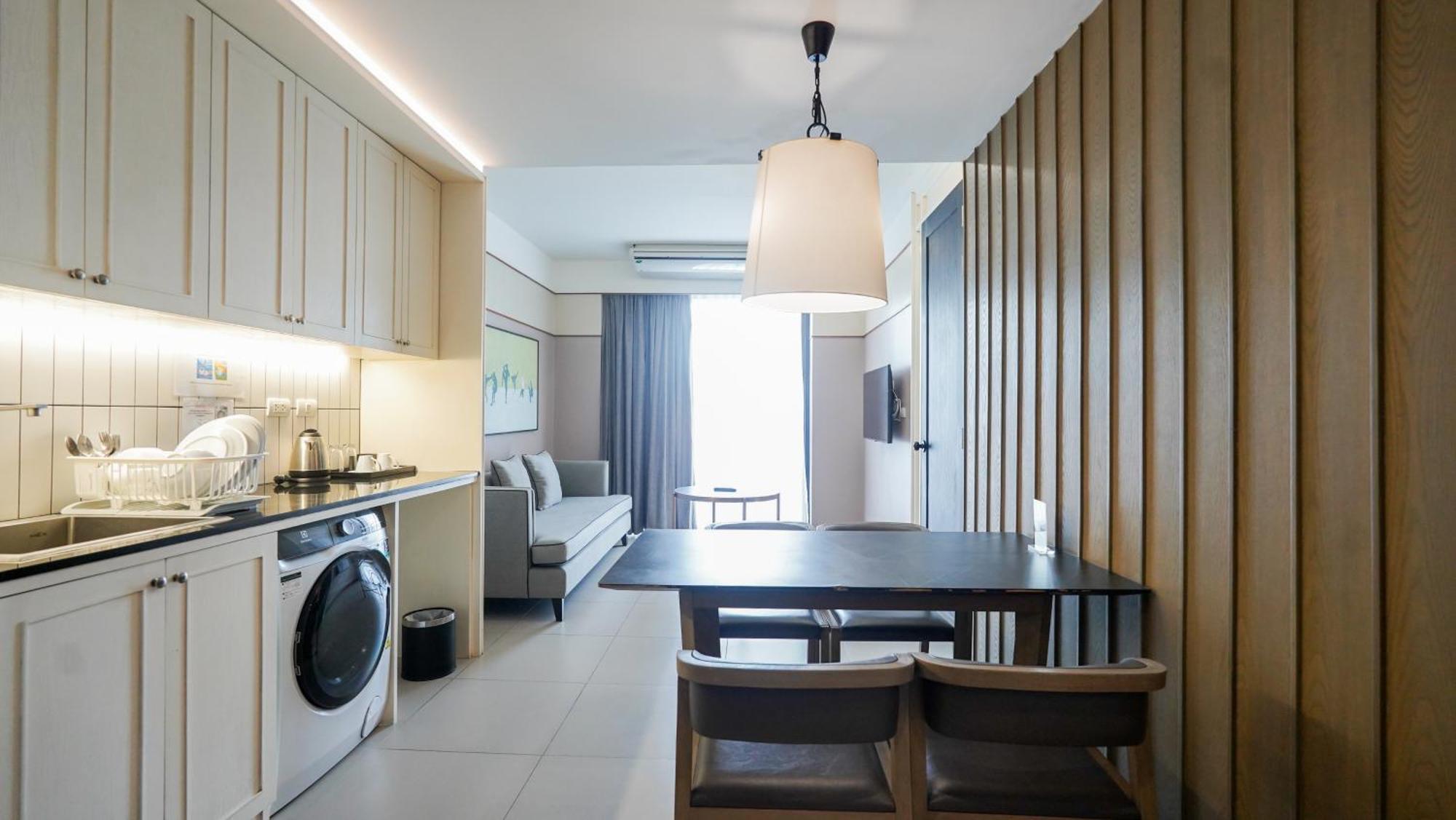 Marina House Muaythai Ta-Iad Phuket Chalong Exteriör bild